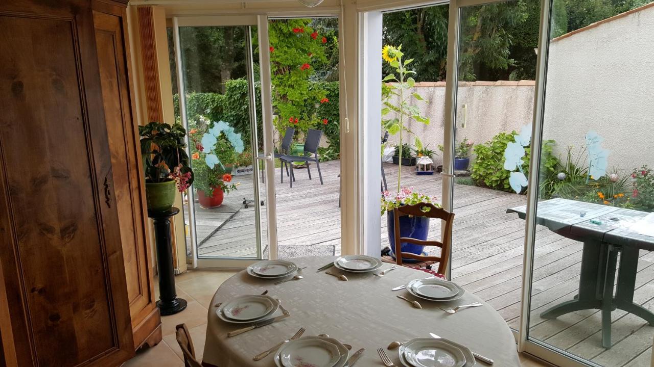 Bed and Breakfast Castel Parc Périgny Exterior foto