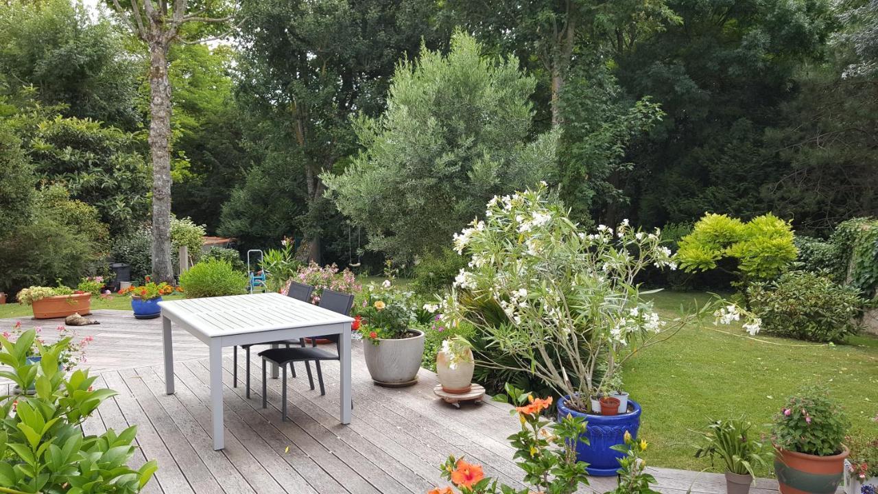 Bed and Breakfast Castel Parc Périgny Exterior foto